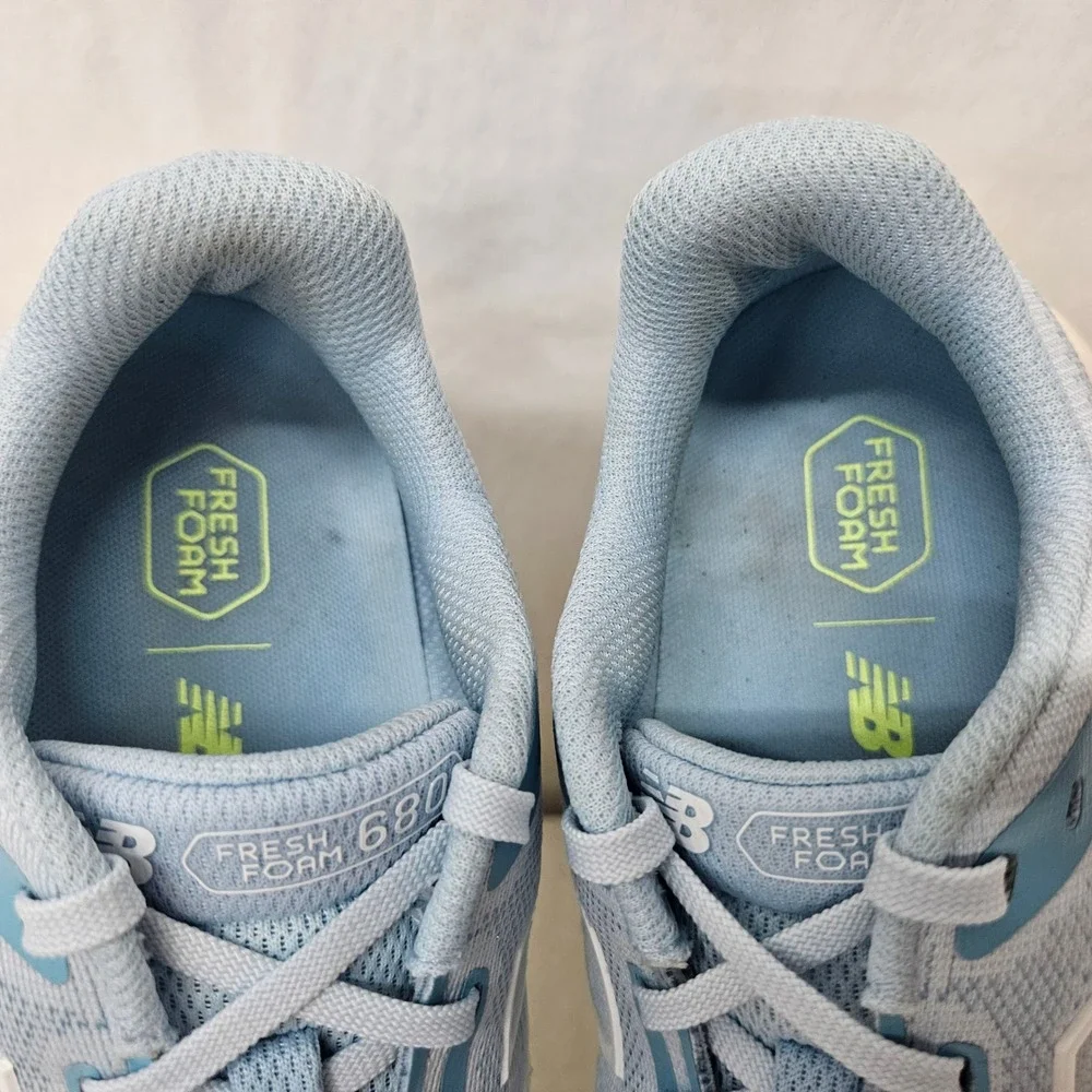 New Balance Fresh Foam 680v8‎ Running Shoes W680LT8 Light Blue Womens Size 8.5